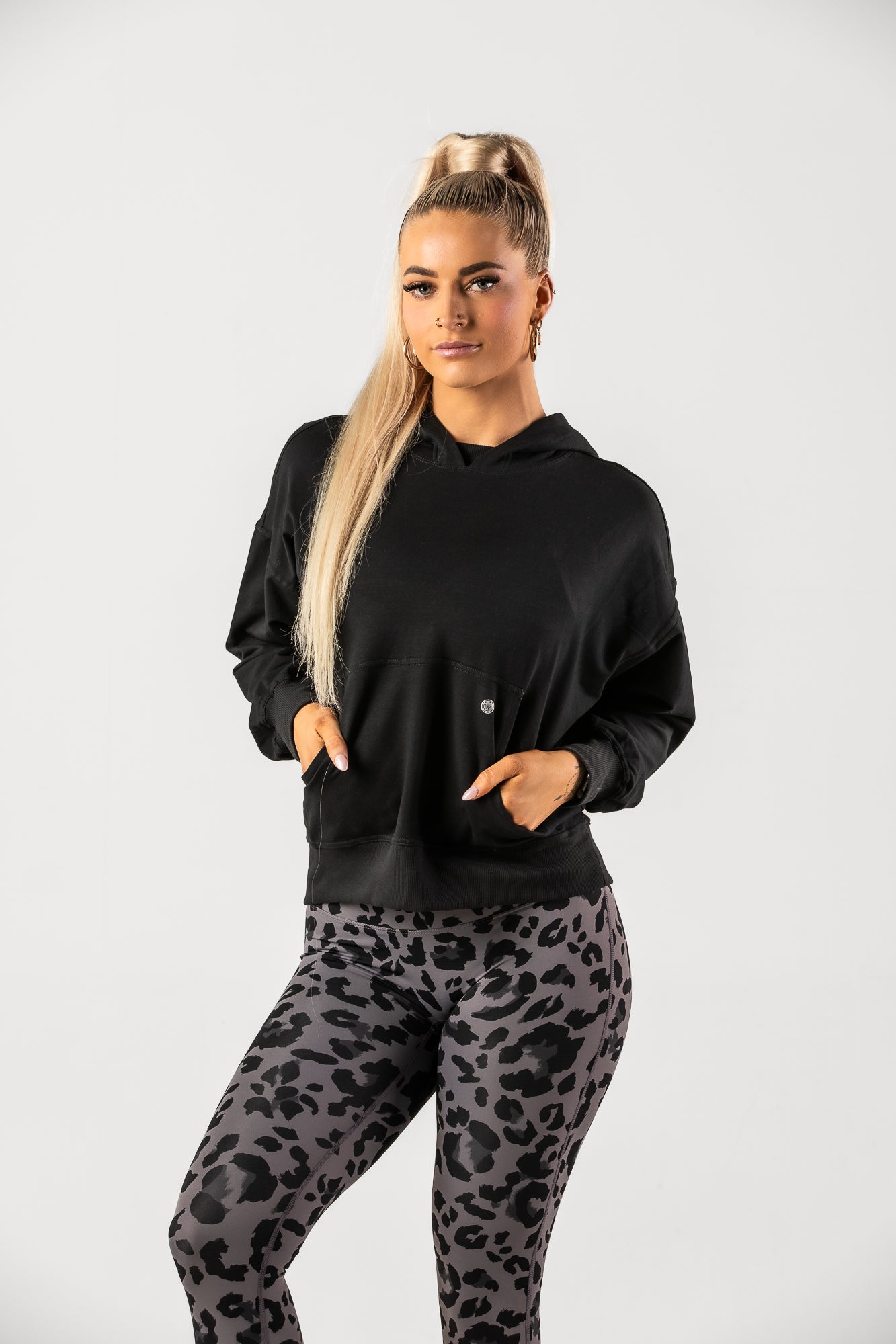 ESSENTIALS HOODIE BLACK