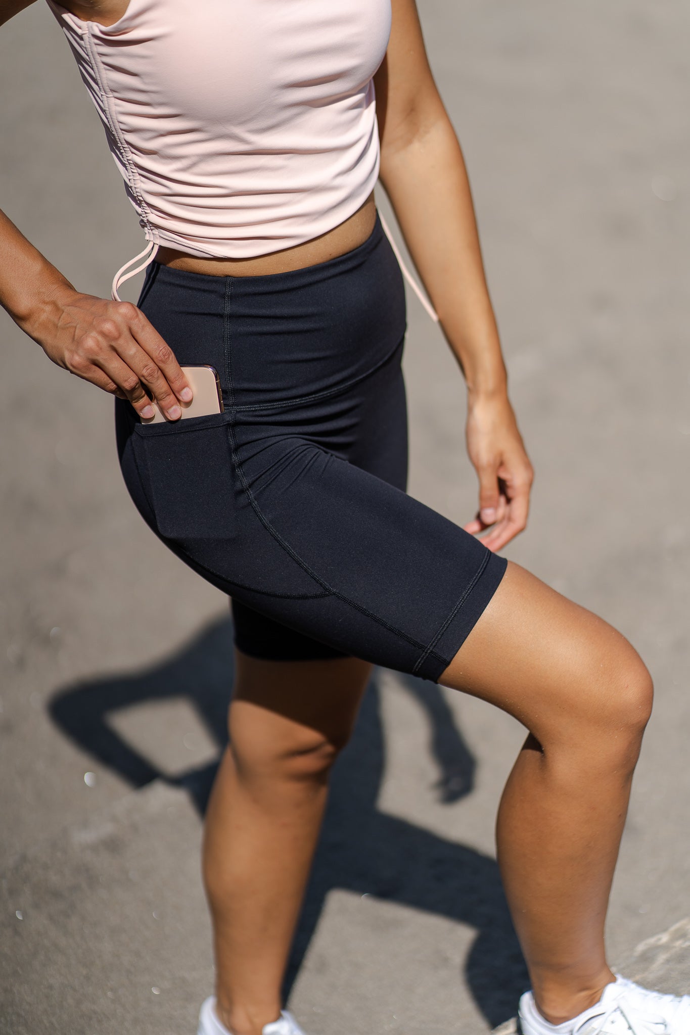 ESSENTIALS BIKE POCKET SHORT 8"